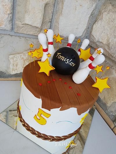 Bowling fondant cake - Cake by TorteMFigure