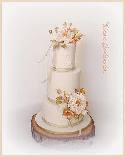 Surprise wedding cake  - Cake by Karen Dodenbier
