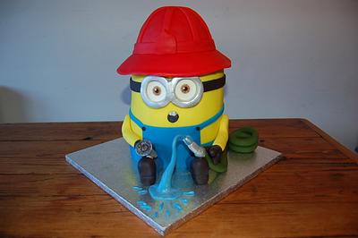 Fireman minion - Cake by lovemuffins by clair