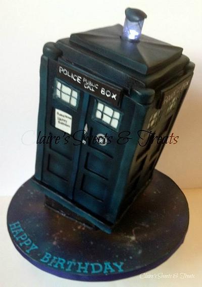 Tardis 2 - Cake by clairessweets