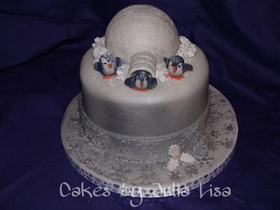 Silver Igloo Christmas Cake  - Cake by Cakes by Julia Lisa