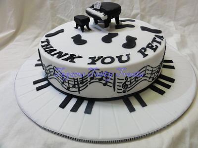 Piano cake. - Cake by Tegan Bennetts