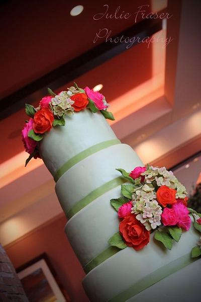 Hot pink and Orange rose wedding cake - Cake by sking