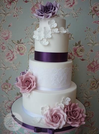 Classic Roses Wedding Cake - Cake by Isabelle Bambridge