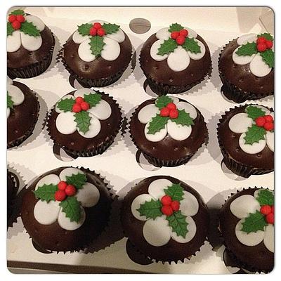 christmas pudding cupcakes - Cake by Janine Lister