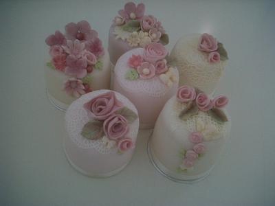 The pink vintage and lace collection - Cake by Vintage Rose