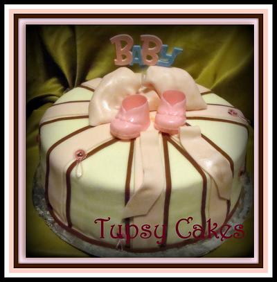 2 baby's shower cake - Cake by tupsy cakes