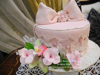 The Pinky Hat Box  - Cake by SITI ARMIZA BINTI MOHAMAD RAZI
