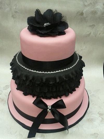 Pink and black ruffle cake - Cake by Christine