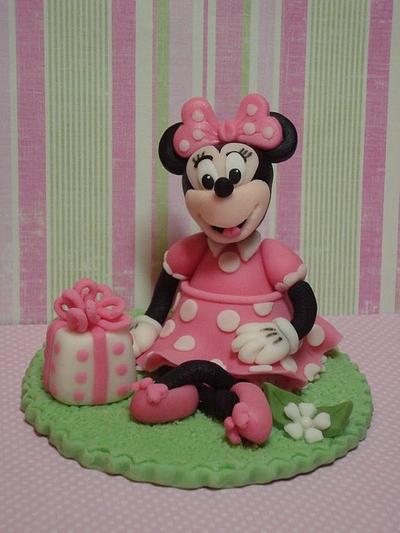 Tiny 4" Minnie Topper - Cake by Toni (White Crafty Cakes)