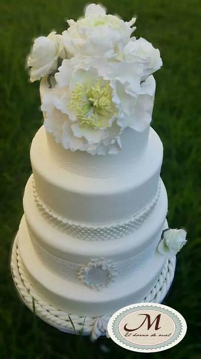 White wedding cake - Cake by MELBISES
