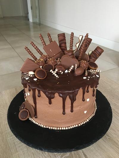 Chocolate love drip cake  - Cake by Jasmin Kiefer