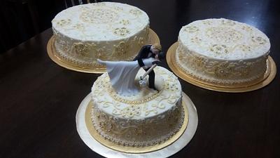 Wedding Cake in ivory and gold.. - Cake by Sato Seran
