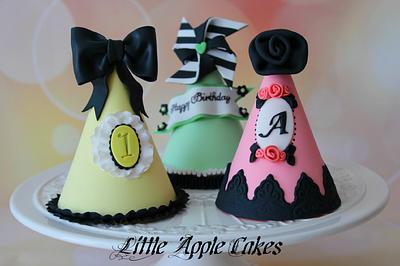 Gumpaste Party Hats - Cake by Little Apple Cakes