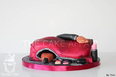 Makeup Bag - Cake by Designer Cakes By Timilehin