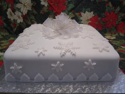 Christmas Snowflakes fruit cake - Cake by Michelle