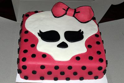 Monster High  - Cake by Covered In Sugar