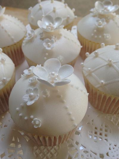 Wedding Cupcakes - Cake by sweet-bakes.co.uk