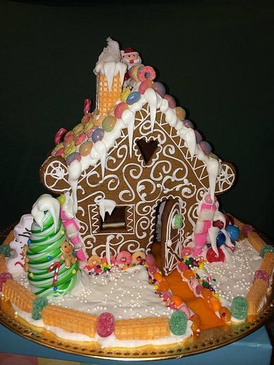 Little Gingerbread house with scroll work - Cake by Tipsy Cake 