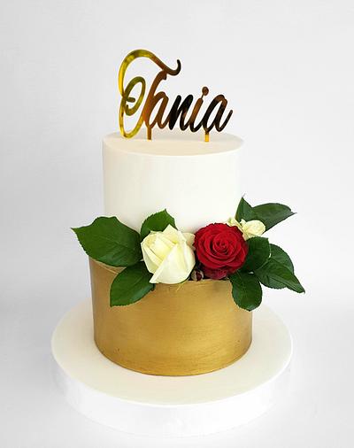 Gold and white cake  - Cake by Buttercut_bakery