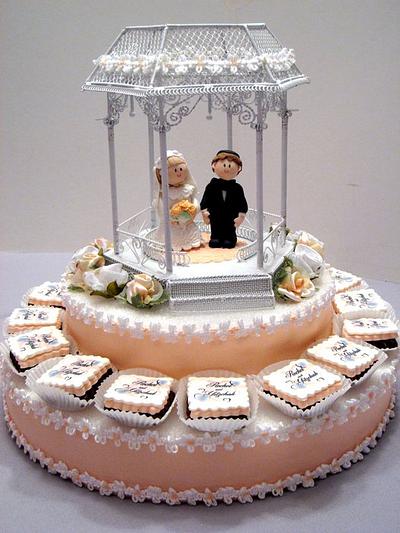 Wedding Centerpiece - Cake by Cheryl