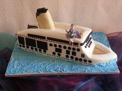 Cruise ship - Cake by Kirsten Wrixon