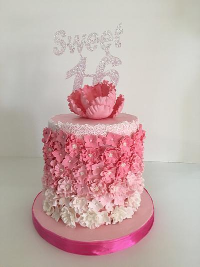 Sweet 16  - Cake by Patricia El Murr