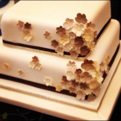 simply floral - Cake by kate riseborough