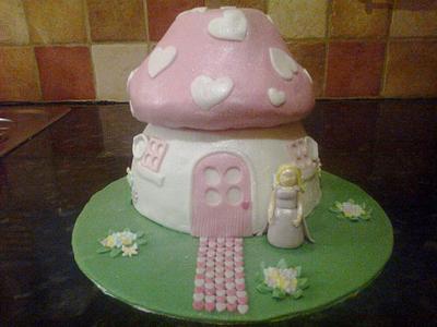 Fairy Toadstool - Cake by nannyscakes
