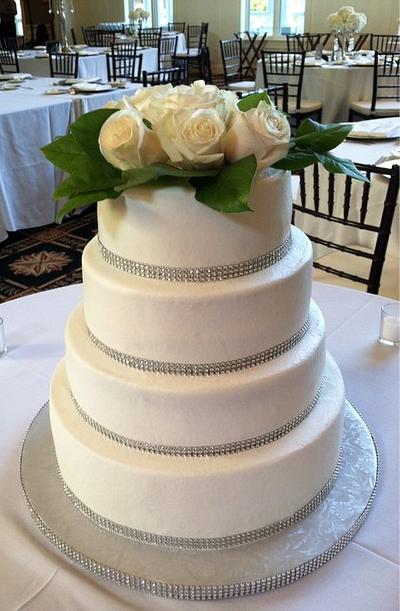 Roses and Rhinestones - Cake by TastyMemoriesCakes