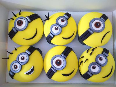More Minion Cupcakes - Cake by Laras Theme Cakes