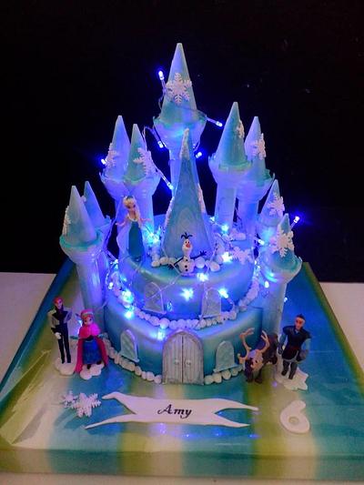 Frozen castle - Cake by sugar & pies