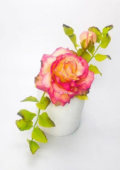 Rose sugar art y - Cake by Levi Brums 