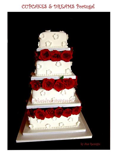WHITE WEDDING & RED ROSES - Cake by Ana Remígio - CUPCAKES & DREAMS Portugal