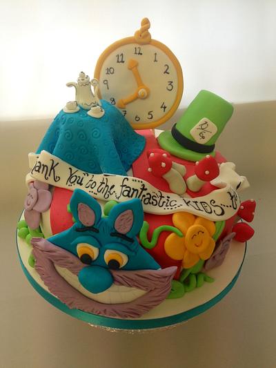 Alice in wonderland  - Cake by fairypants