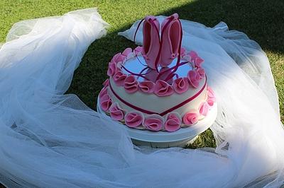 Another cake with pouent shoes! - Cake by Petra Florean