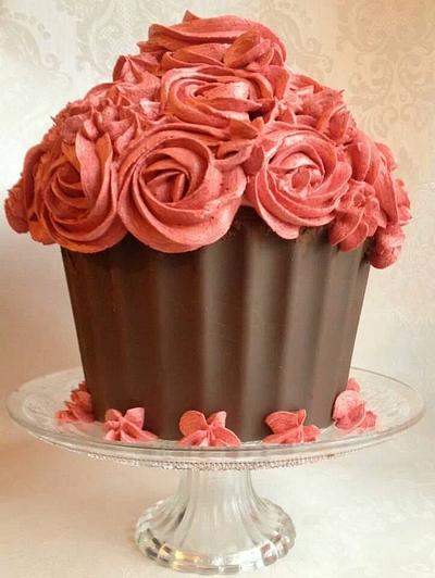 giant cupcake  - Cake by TheCakeryBoutique