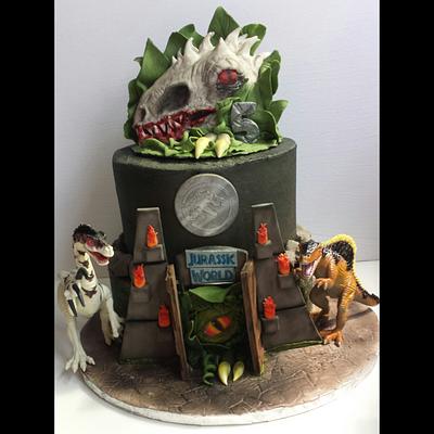 Jurassic world  - Cake by Jenn Szebeledy  ( Cakeartbyjenn_ )