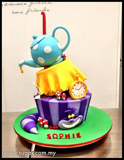Alice in the wonderland theme - Cake by weennee