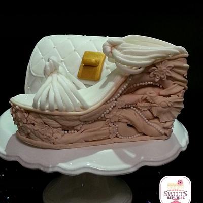 wedge elevated art with white purse - Cake by maria