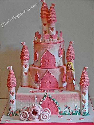 Castle cake :) - Cake by Ellie @ Ellie's Elegant Cakery
