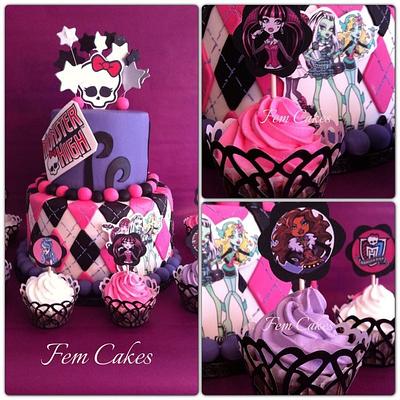 Monster High - Cake by Fem Cakes