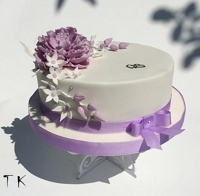 purple flower - Cake by CakesByKlaudia