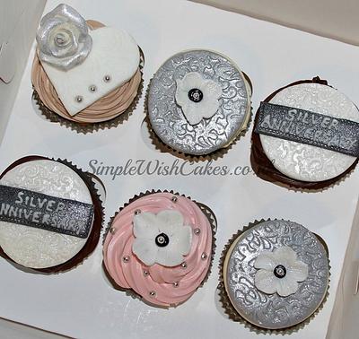 Simple Cupcakes - Cake by Stef and Carla (Simple Wish Cakes)