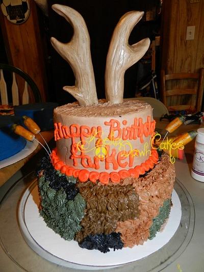 Camo and Deer antlers - Cake by AneliaDawnCakes