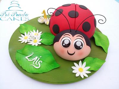 Ladybug cake - Cake by Pri Prado Cakes