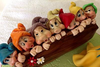 The seven dwarfs! - Cake by Ele Lancaster