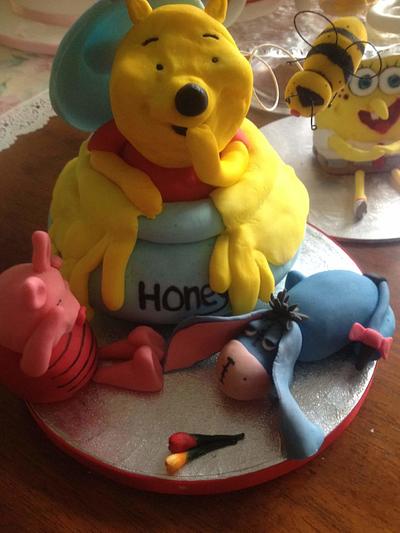 Winnie the pooh cake - Cake by Phantasy Cakes
