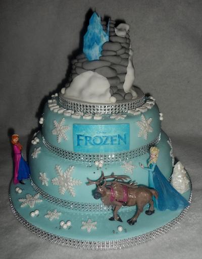 Frozen Mountain - Cake by Kirsty
