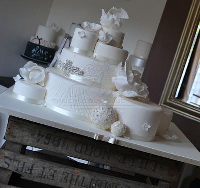 Something a little different - Cake by AMAE - The Cake Boutique